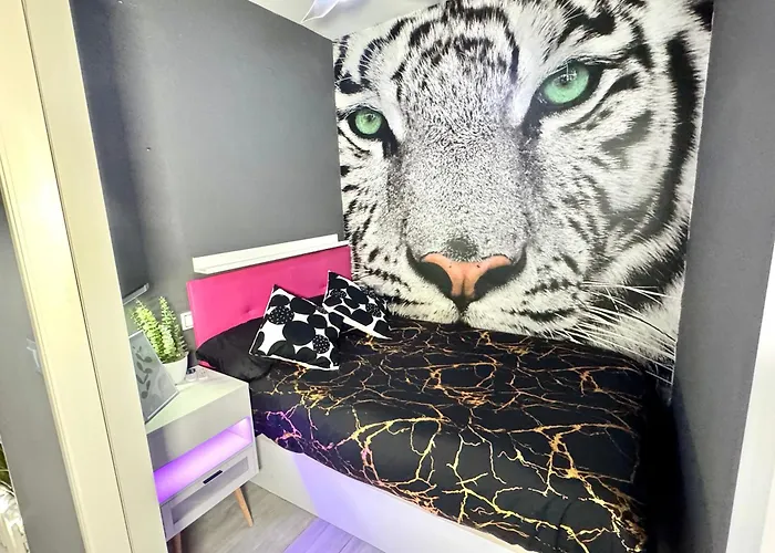 Luxury And Pink Vistasalmar