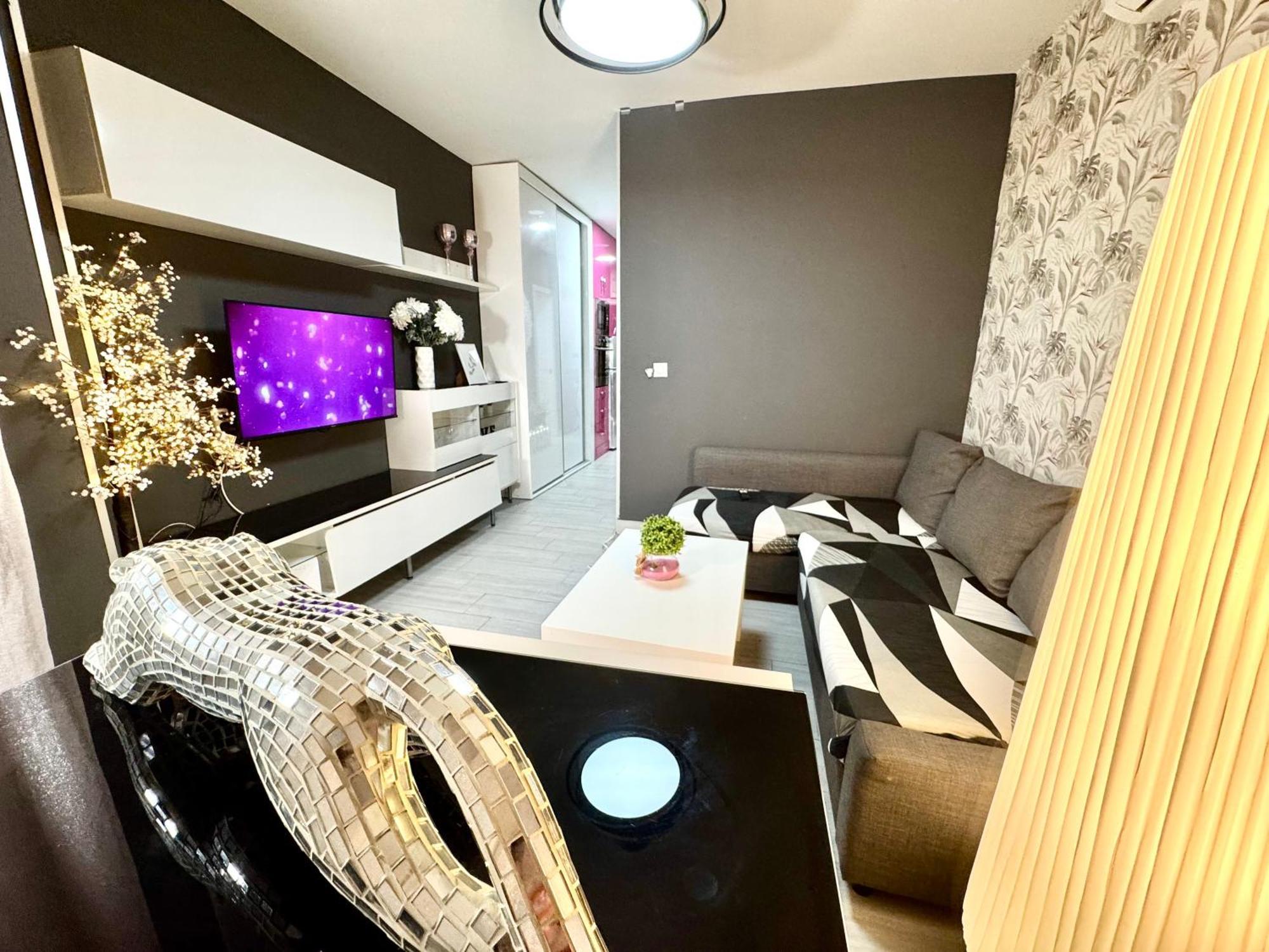 Luxury And Pink Vistasalmar Appartement Torremolinos